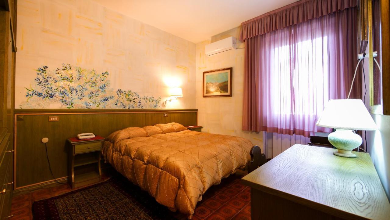 Hotel Ristorante La Nuova Fattoria Carsoli Eksteriør billede
